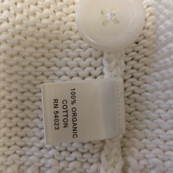 Safari-inspired, white organic cotton Banana Republic cardigan - Picture 5 of 8